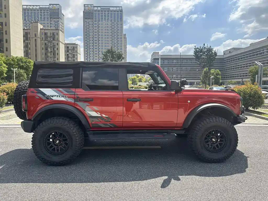 Ford Bronco — миниатюра 5