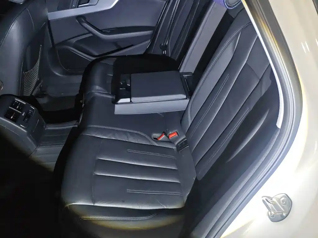 Audi A4L — миниатюра 13