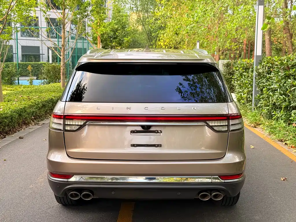Lincoln Aviator — миниатюра 4