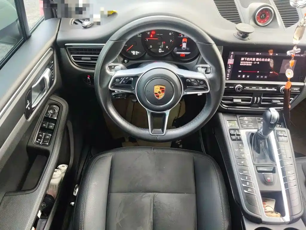 Porsche Macan — миниатюра 3