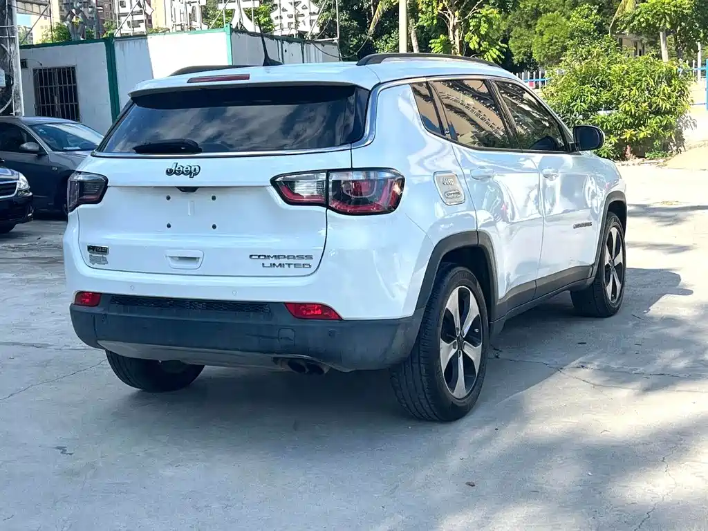 Jeep Compass — миниатюра 9
