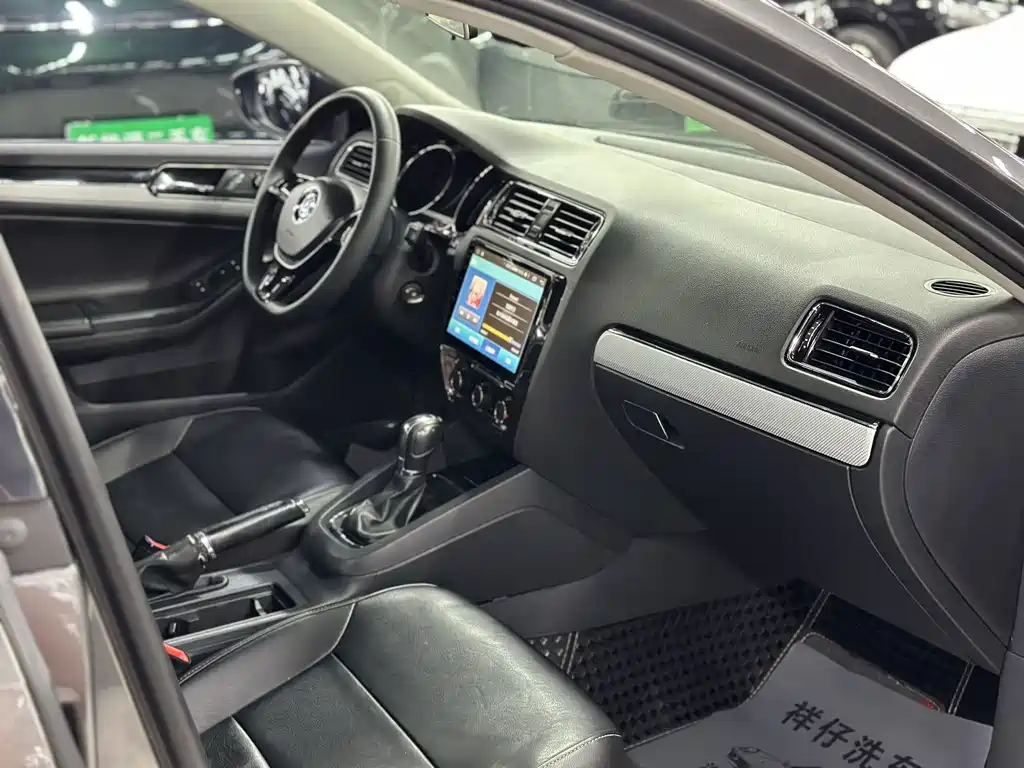 Volkswagen Sagitar — миниатюра 10