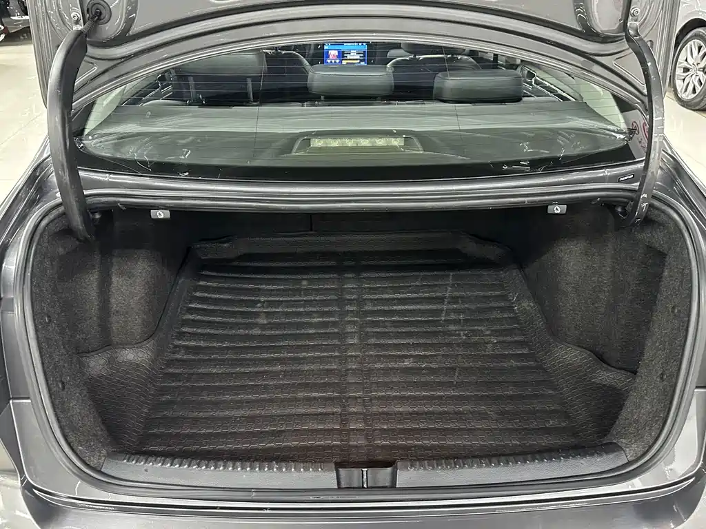Volkswagen Sagitar — миниатюра 13