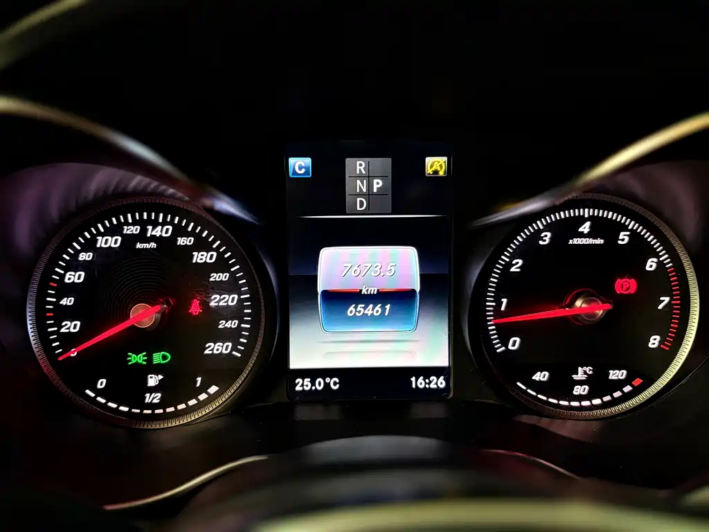Mercedes-Benz C-Class — миниатюра 12