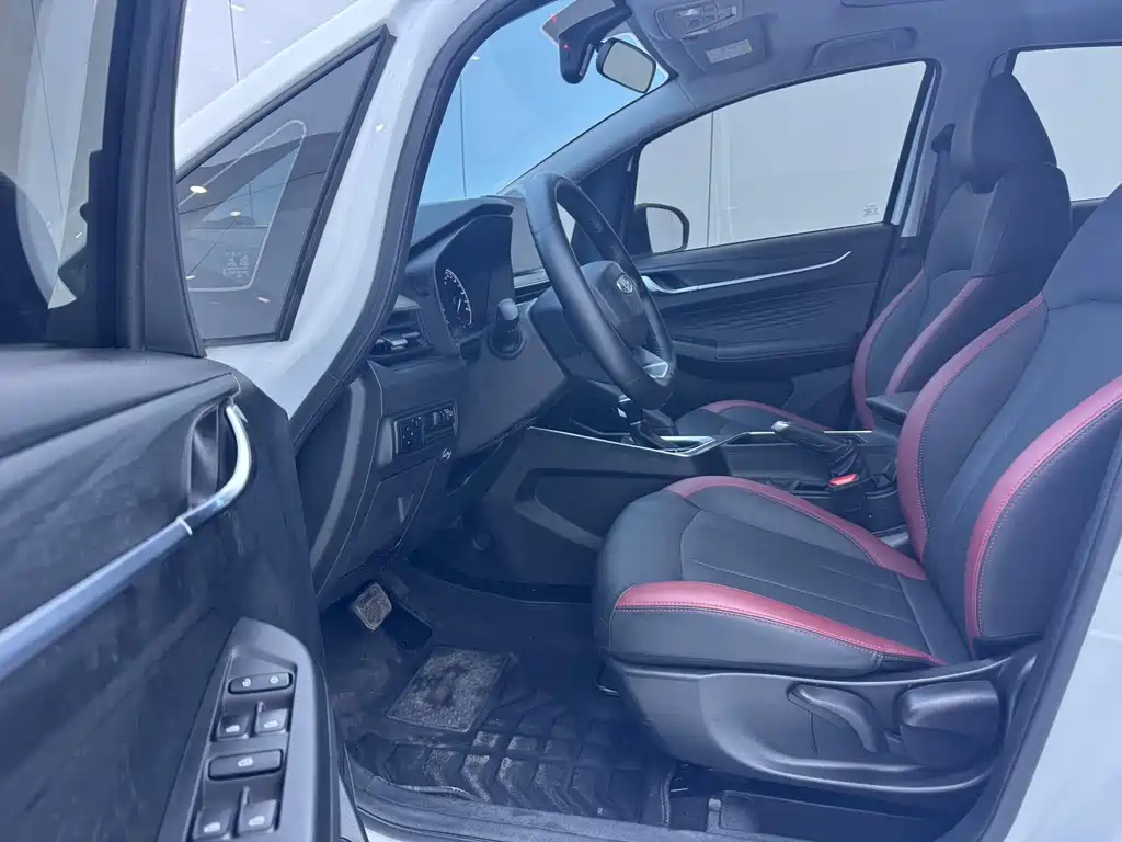 Geely Vision X3 — миниатюра 7