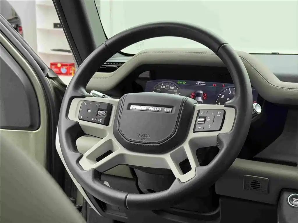 Land Rover Defender — миниатюра 13