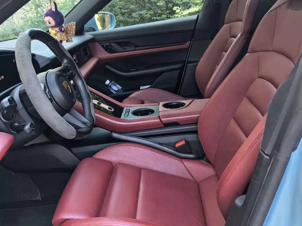 Porsche Taycan — миниатюра 9