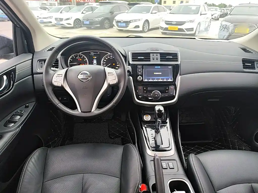 Nissan Tiida — миниатюра 10