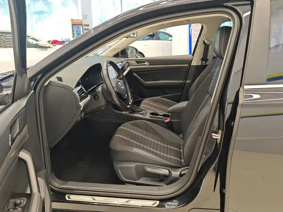 Volkswagen Lavida — миниатюра 9