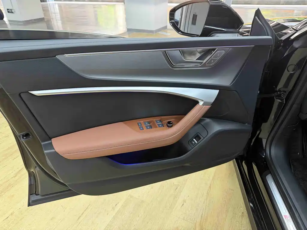 Audi A7L — миниатюра 8