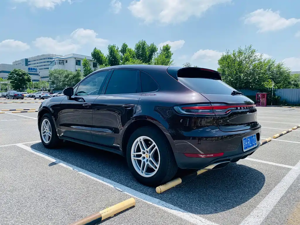 Porsche Macan — миниатюра 5