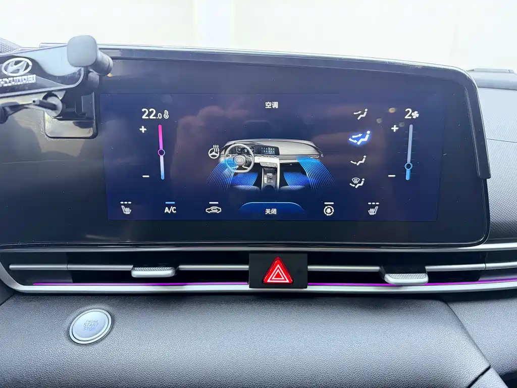 Hyundai Elantra — миниатюра 12