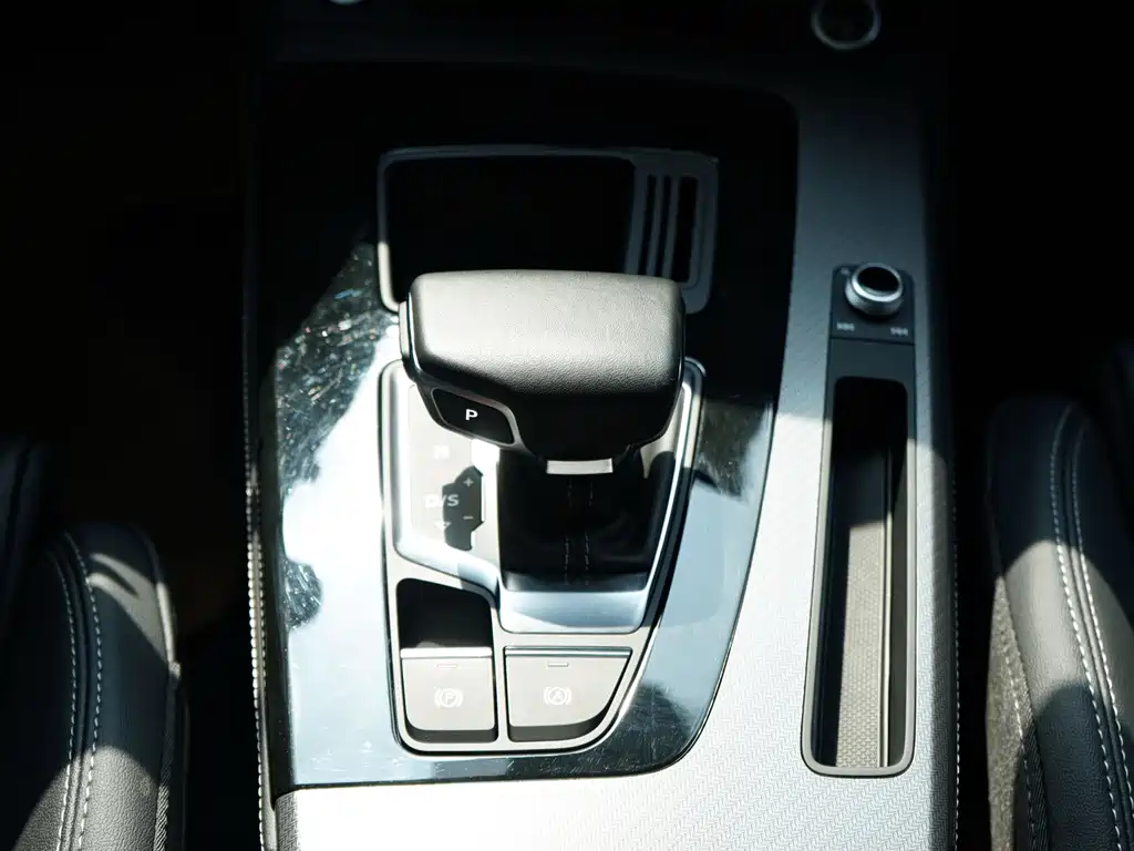 Audi Q5L — миниатюра 20