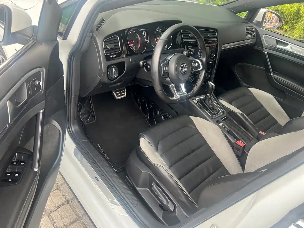 Volkswagen Golf — миниатюра 11