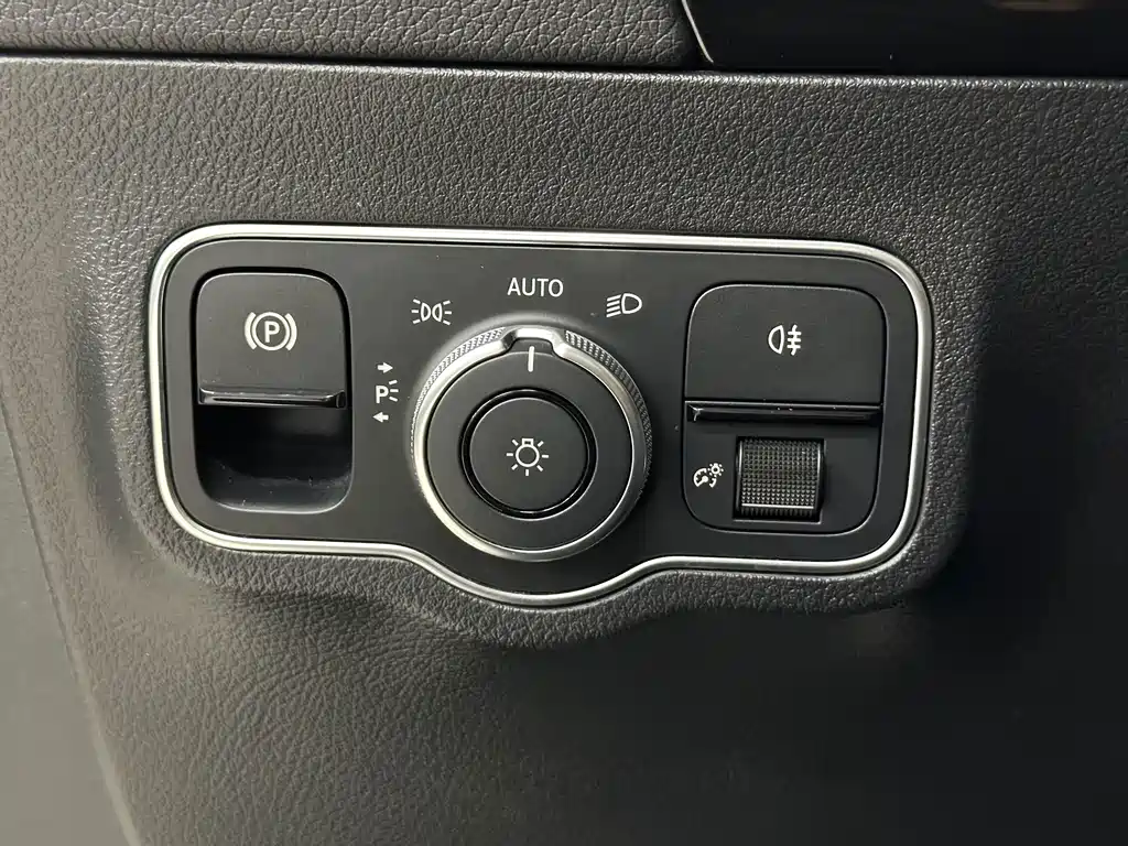 Mercedes-Benz B-Class — миниатюра 32