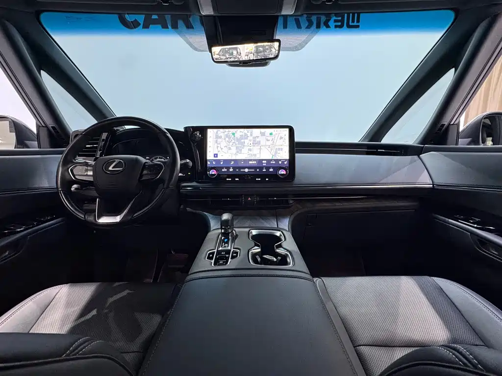 Lexus LM — миниатюра 15