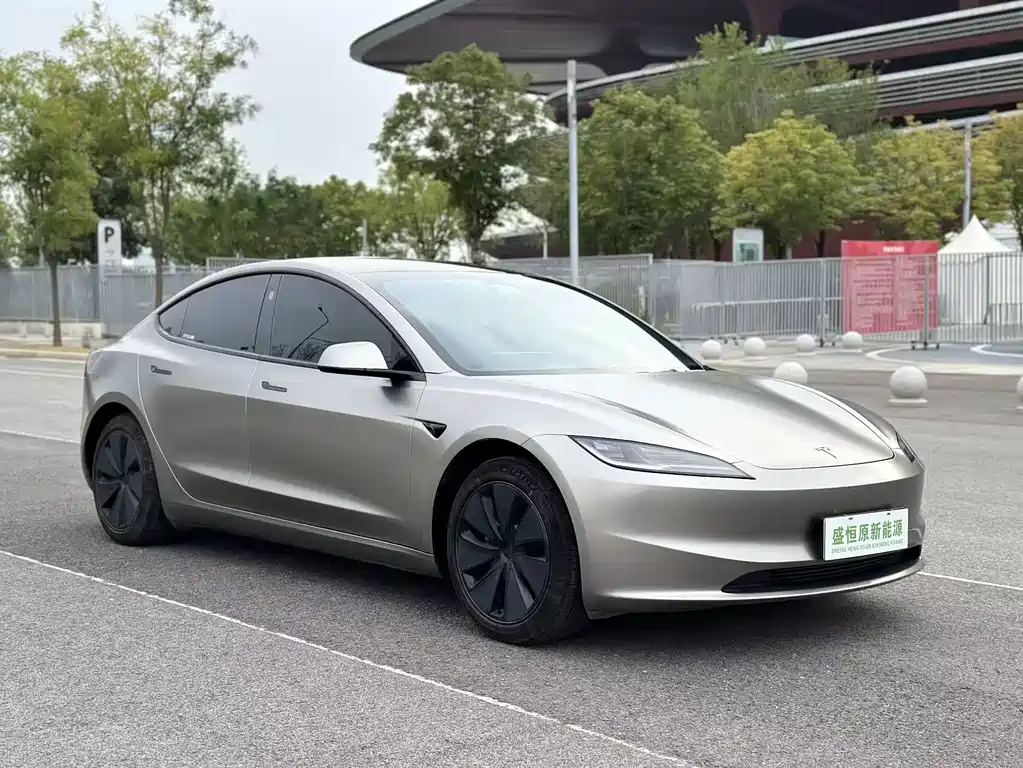 Tesla Model 3 — миниатюра 20