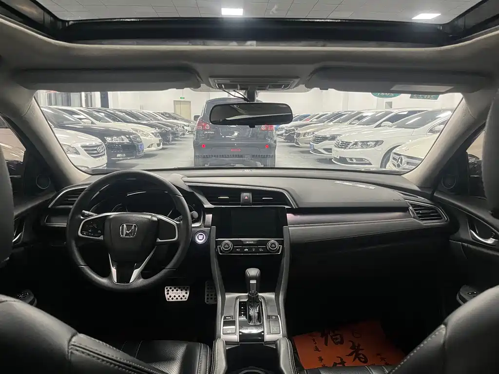 Honda Civic 2016 220TURBO CVT Luxury