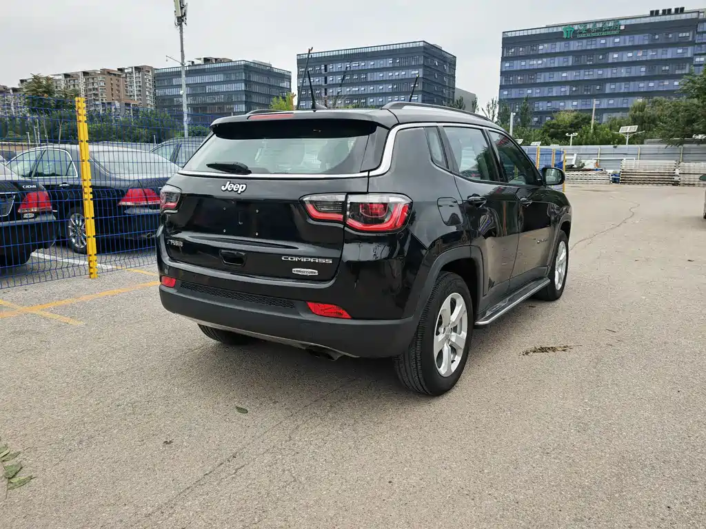 Jeep Compass — миниатюра 13