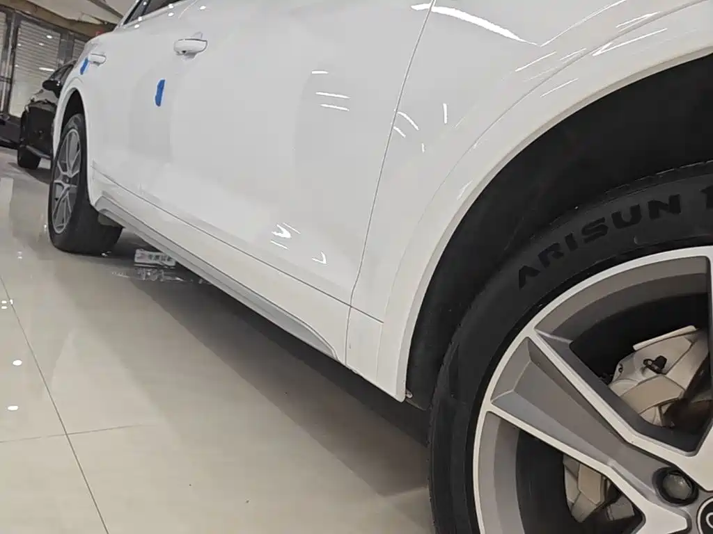 Audi Q5L — миниатюра 21
