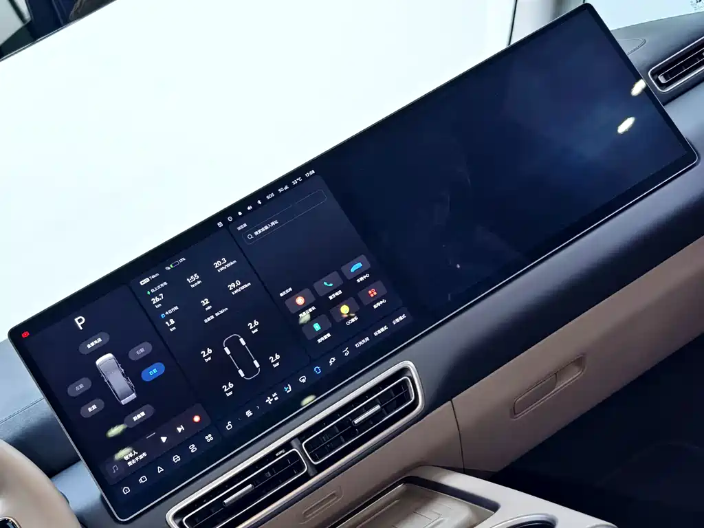 Li Auto Li MEGA — миниатюра 17