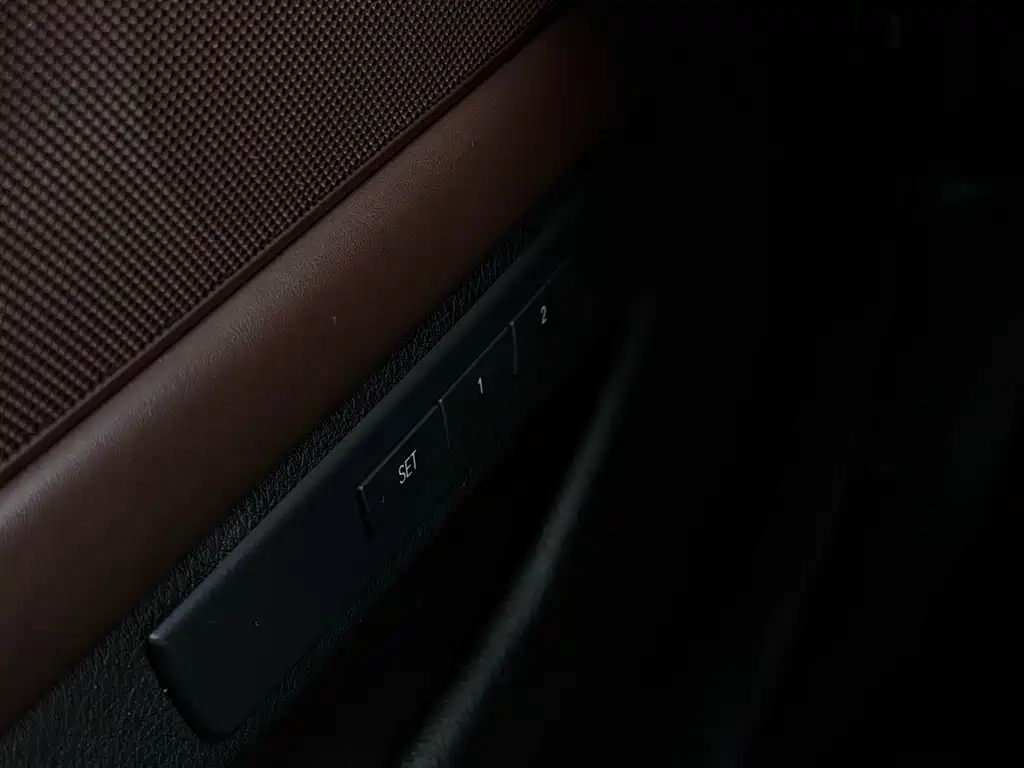 BMW 5 Series — миниатюра 20