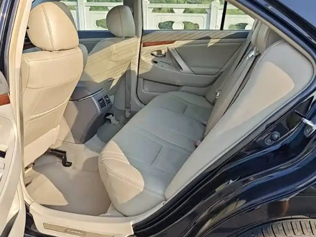 Toyota Camry — миниатюра 6