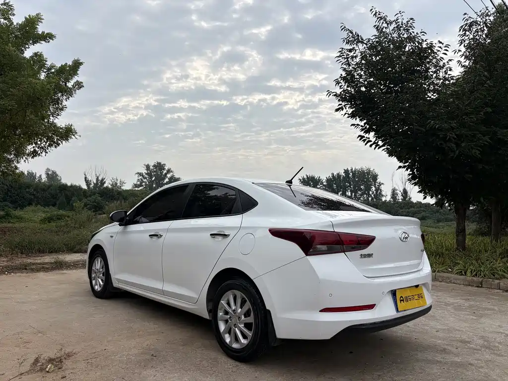 Hyundai Verna — миниатюра 3