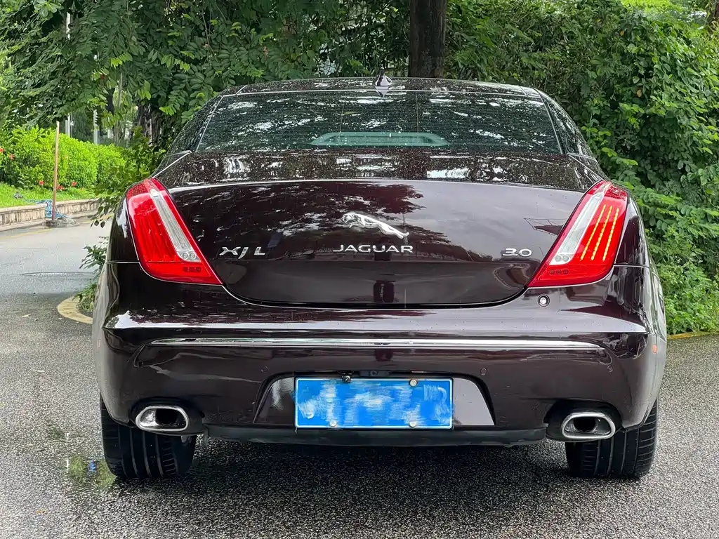 Jaguar XJ — миниатюра 3