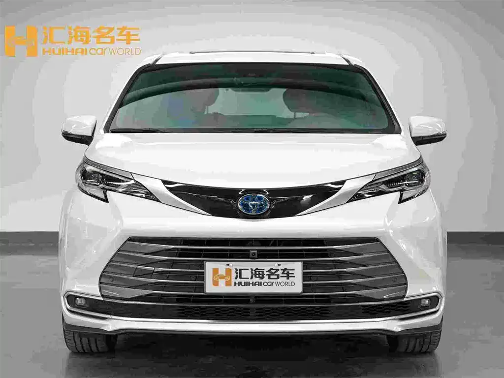 Toyota Sienna — миниатюра 2