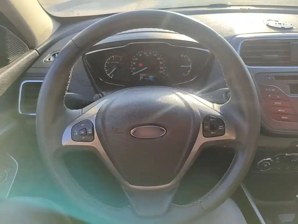 Ford Escort — миниатюра 11