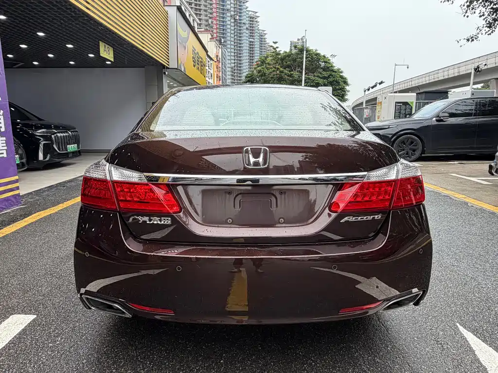 Honda Accord — миниатюра 8