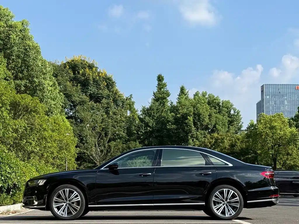 Audi A8 — миниатюра 3