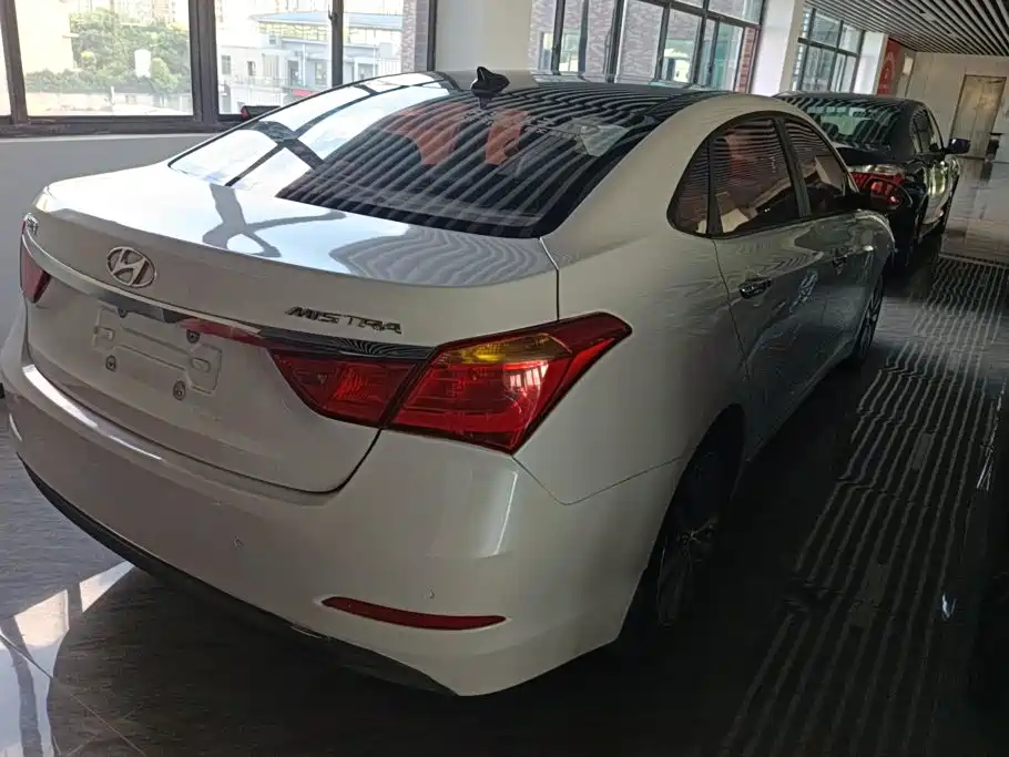 Hyundai Mistra — миниатюра 3