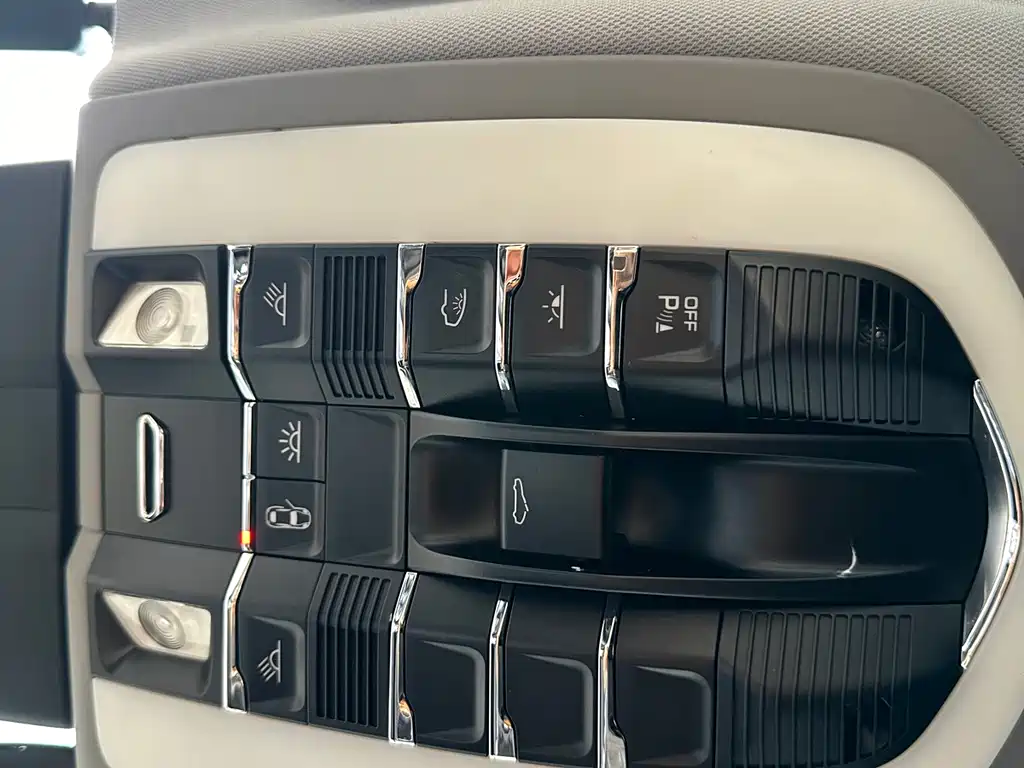Porsche Panamera — миниатюра 17