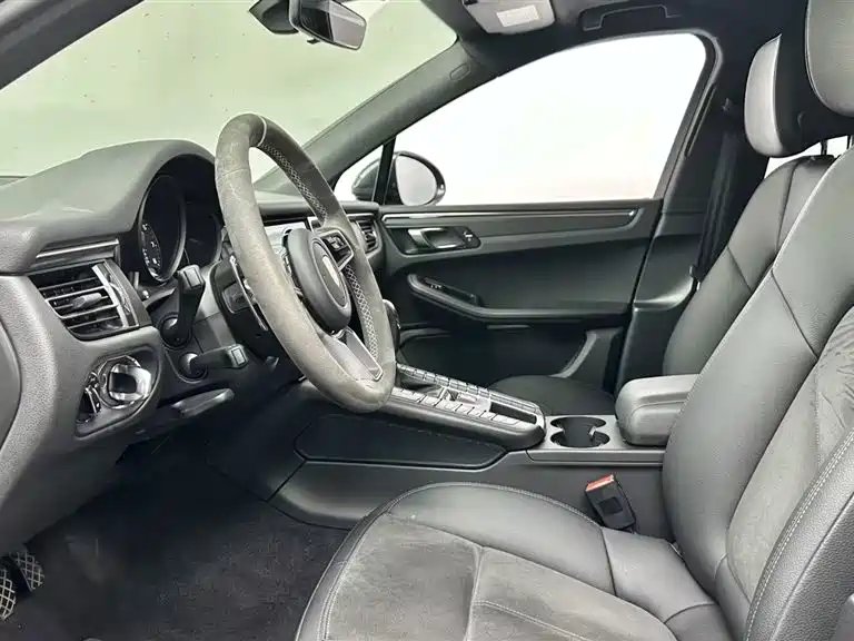 Porsche Macan — миниатюра 17