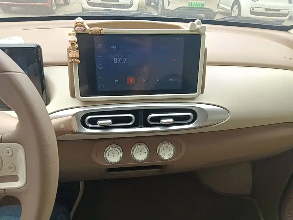 Wuling MINIEV — миниатюра 13