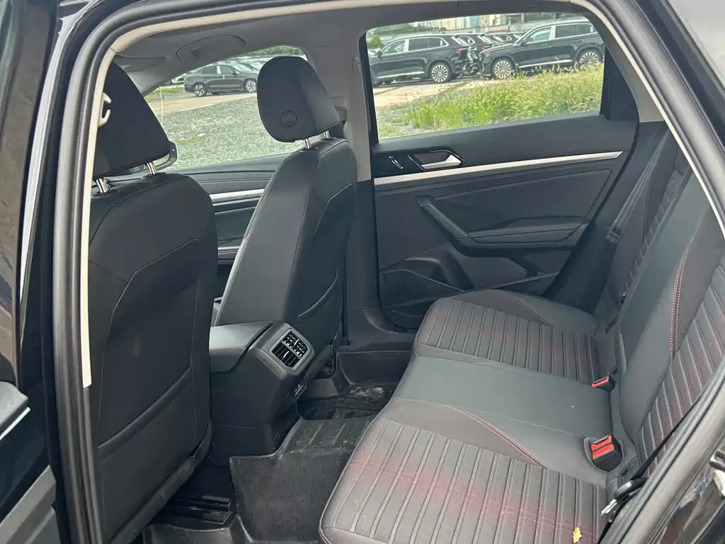 Volkswagen Lavida — миниатюра 5