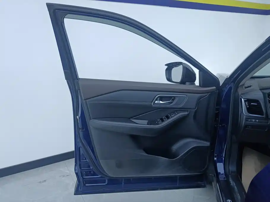 Nissan X-Trail — миниатюра 7