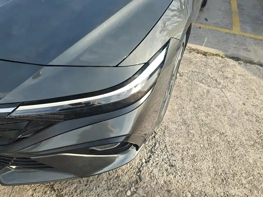 Hyundai Elantra — миниатюра 5