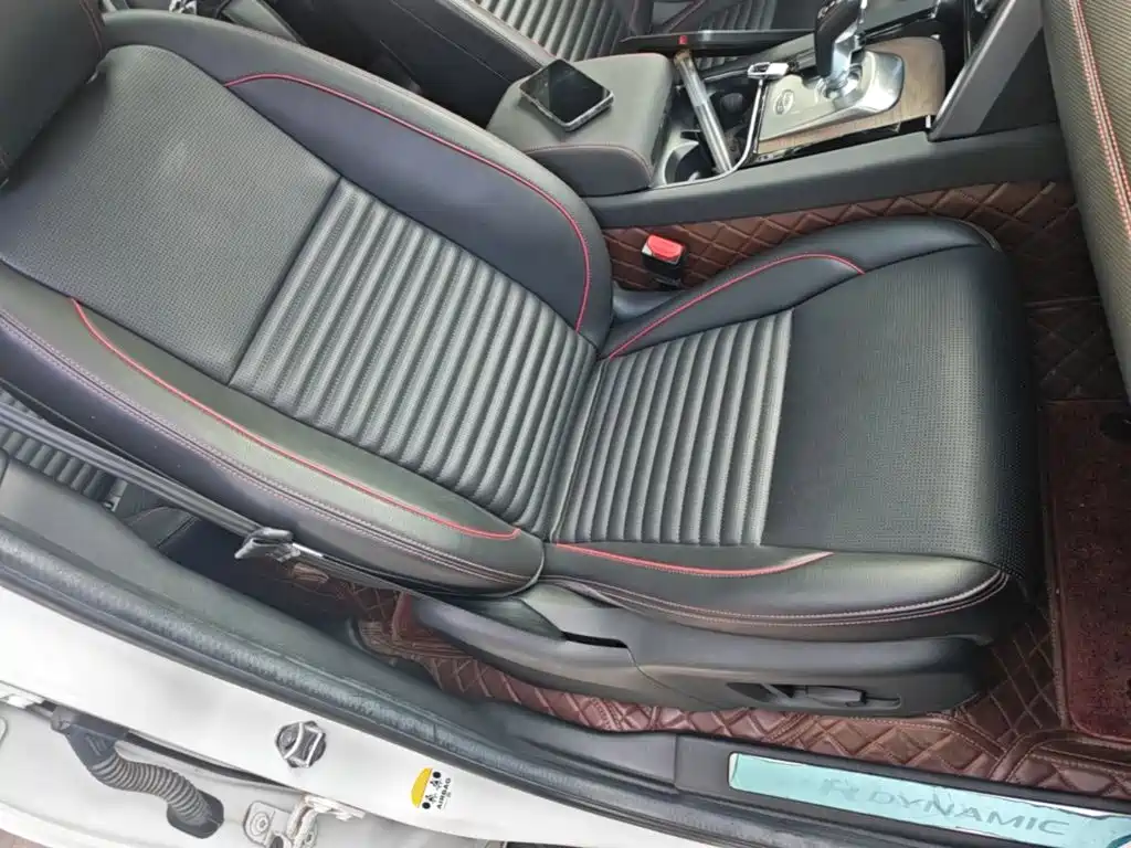 Land Rover Discovery Sport — миниатюра 25