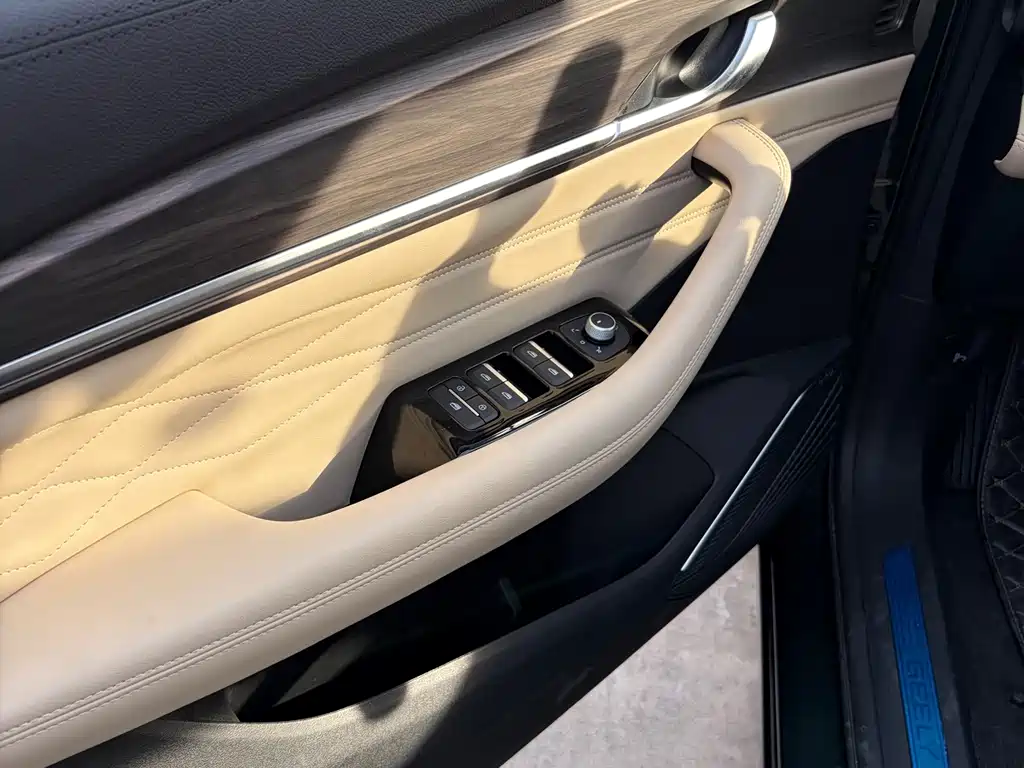 Geely Xingyue L — миниатюра 9