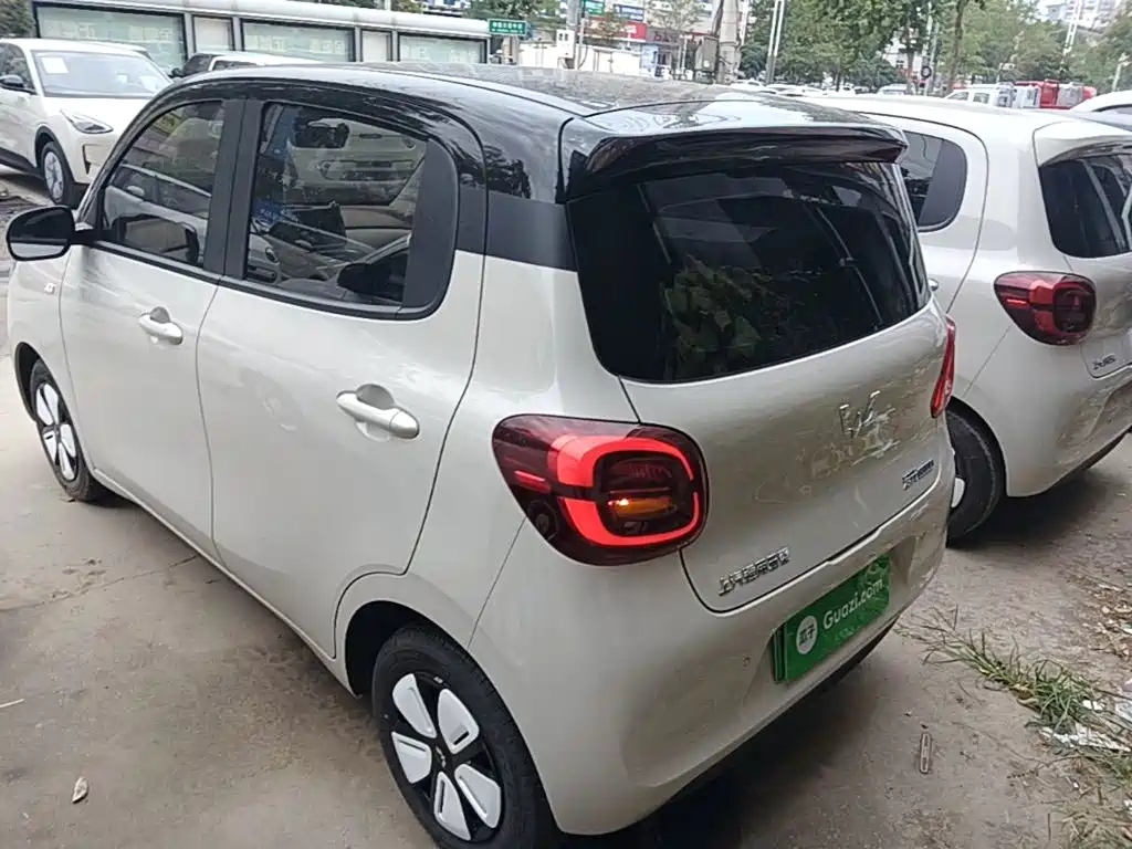 Wuling MINIEV — миниатюра 5