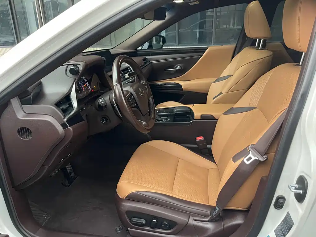 Lexus ES — миниатюра 8