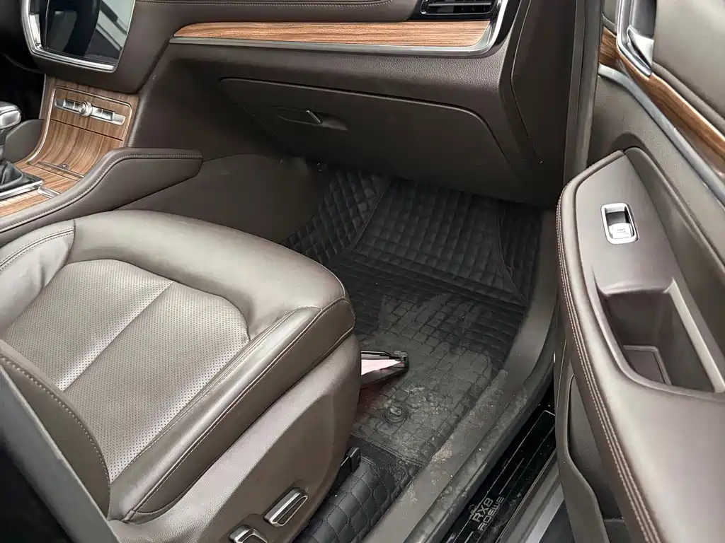 Roewe RX8 — миниатюра 4