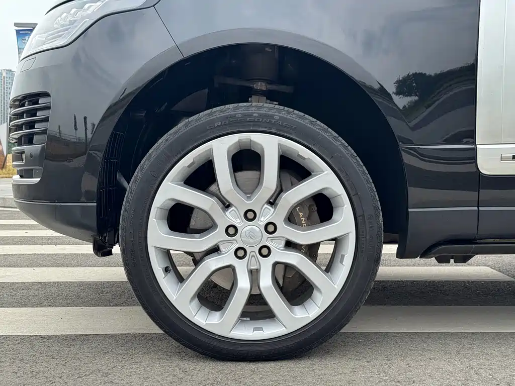 Land Rover Range Rover 2022 3.0 L6 400PS
