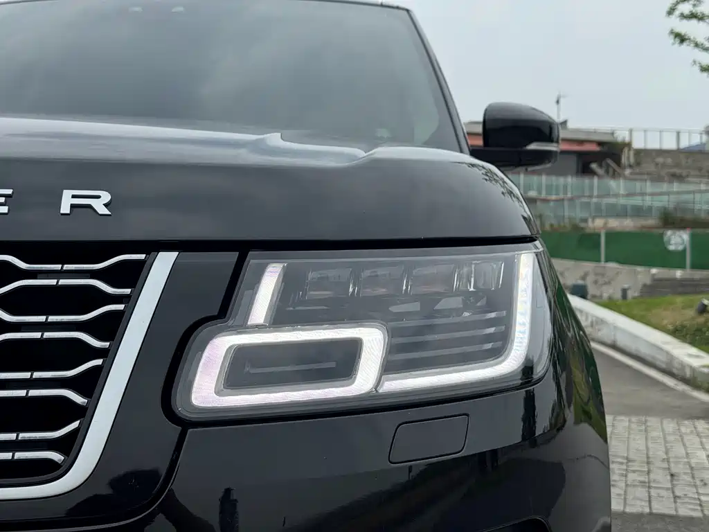 Land Rover Range Rover 2022 3.0 L6 400PS