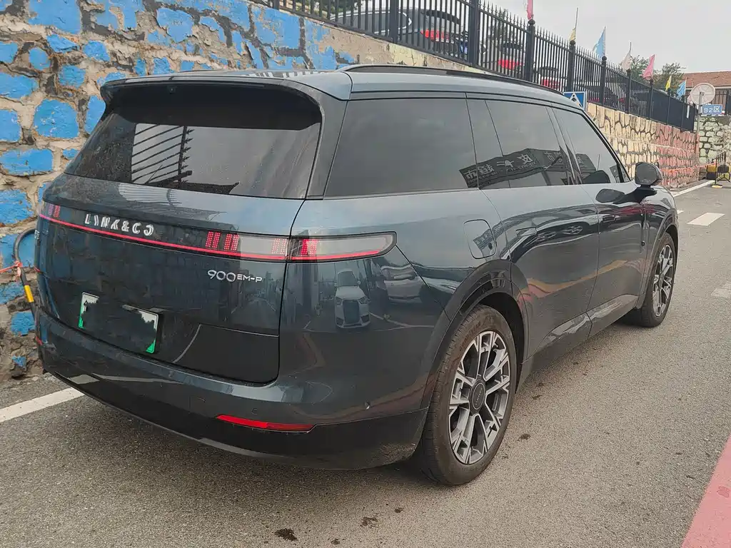 Lynk & Co Рука 900. — миниатюра 2