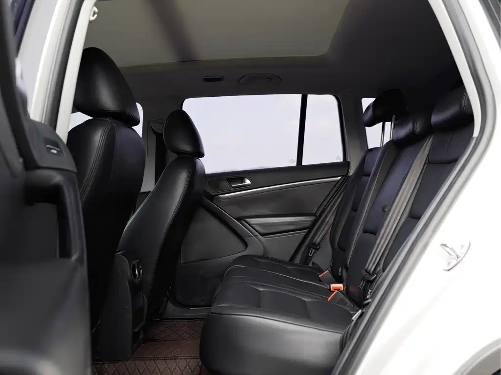 Volkswagen Tiguan — миниатюра 8