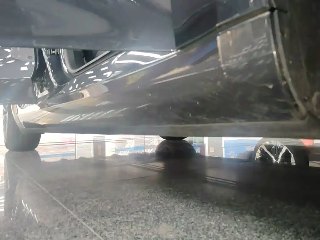 Tesla Model 3 — миниатюра 21